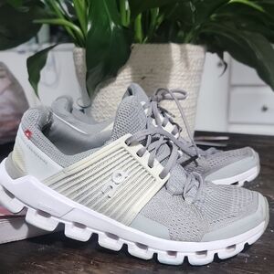 On Running Kids Sneakers in Gray and Cream